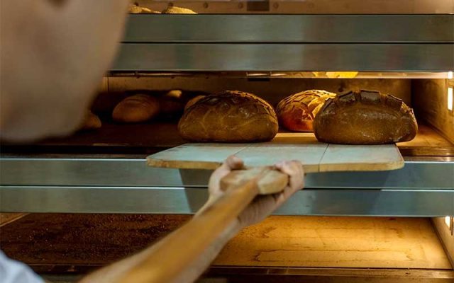 The Comprehensive Guide to Choosing the Right Industrial Baking Oven